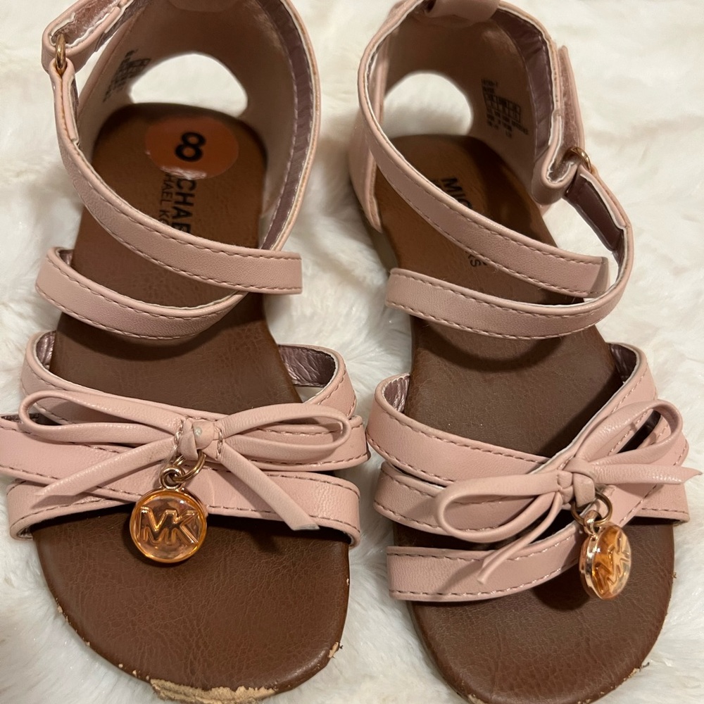Michael Kors 💖 Toddler 8, precious spring time sandal